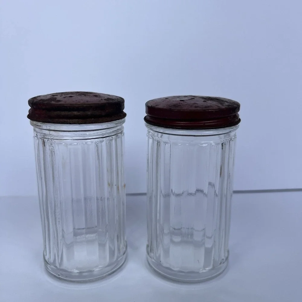 VTG Hoosier Ribbed Glass Shakers Red Rusty Lids Primitive Farmhouse Decor MCM